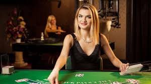 duta168 live dealer counting cards and preparing next shuffle